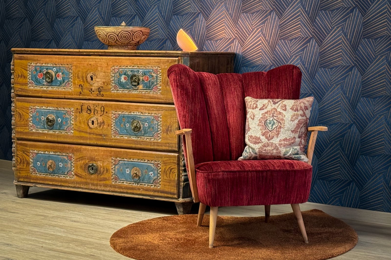 Restaurierter und neu bezogener Cocktailsessel von Raumausstatter Rheinfrank in Tamsweg